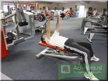 Fout: Teveel vanuit de schouders drukken